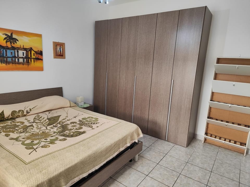 Bed, Photo of the whole room, Bedroom, wardrobe