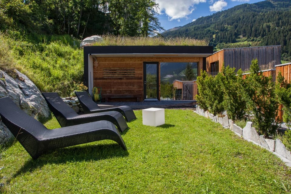 Patio, Day, Summer, Garden, Sauna, Spa and wellness centre/facilities