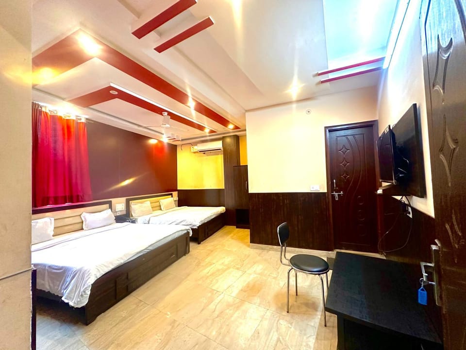 Bed, TV and multimedia, Photo of the whole room, Bedroom, wardrobe, air conditioner