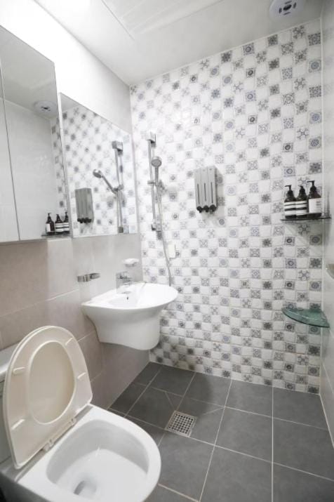 Shower, Bathroom