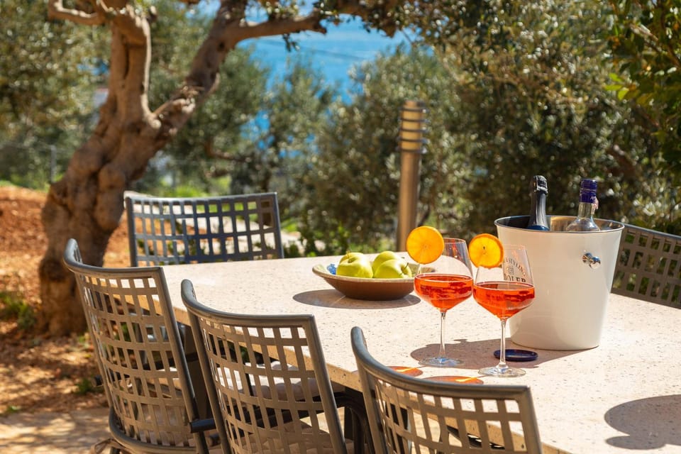 Day, Natural landscape, Dining area, Sea view