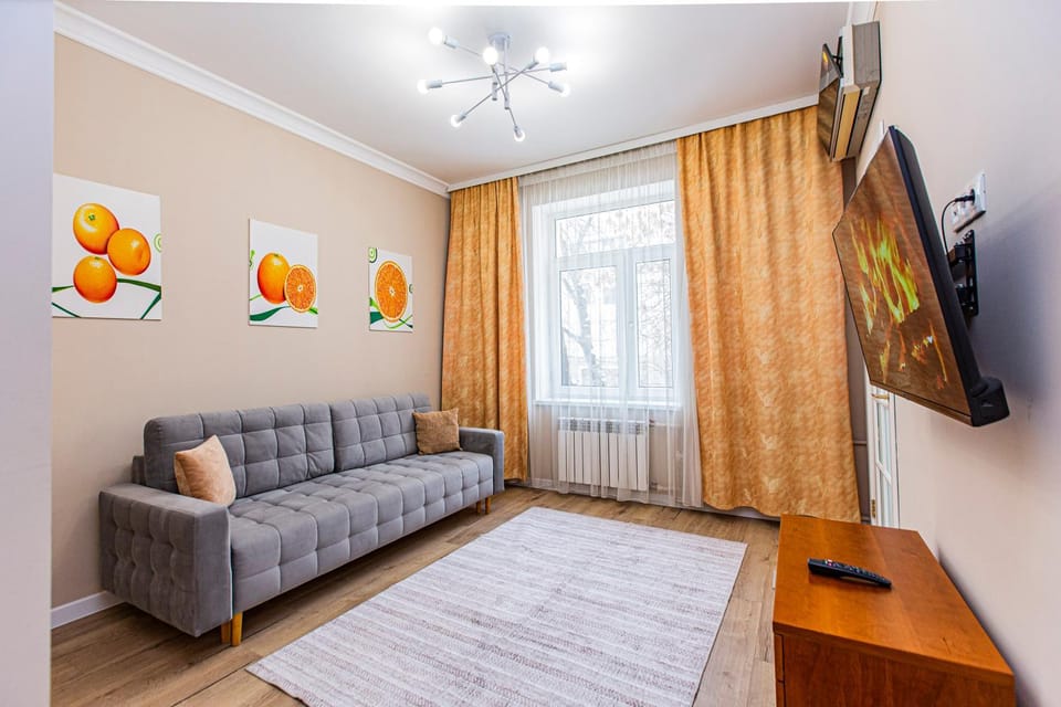 Communal lounge/ TV room, TV and multimedia, Living room, Seating area, Evening entertainment