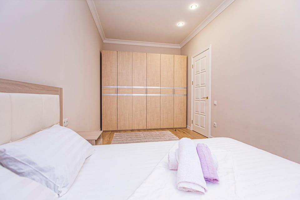 Bed, Photo of the whole room, Bedroom, towels, wardrobe