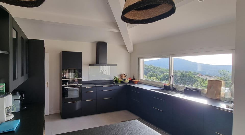 Maison de standing avec piscine vue mer Corse du sud Pozzaccio, Portigliolo 2 à 6 personnes 3 chambres Villa in Coti-Chiavari