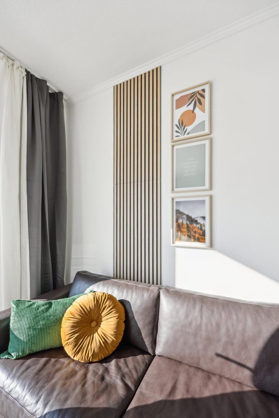 Bed, Photo of the whole room, Seating area, Bedroom