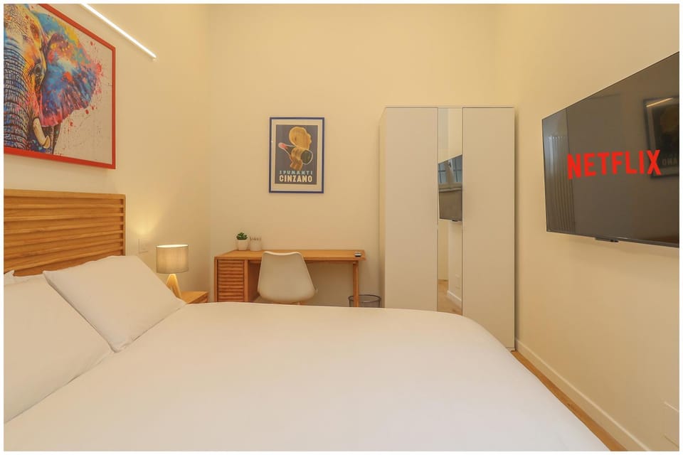 Bed, TV and multimedia, Bedroom, air conditioner