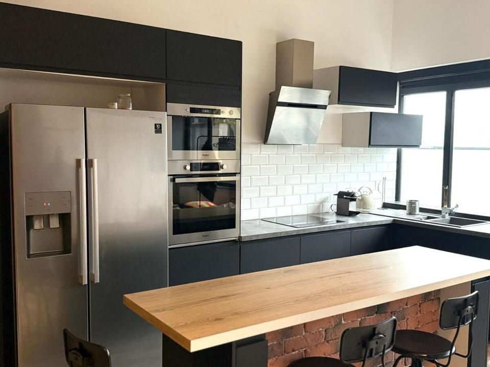 Le Loft d 'Éveux - 2 places de parking Apartment in Auvergne-Rhône-Alpes