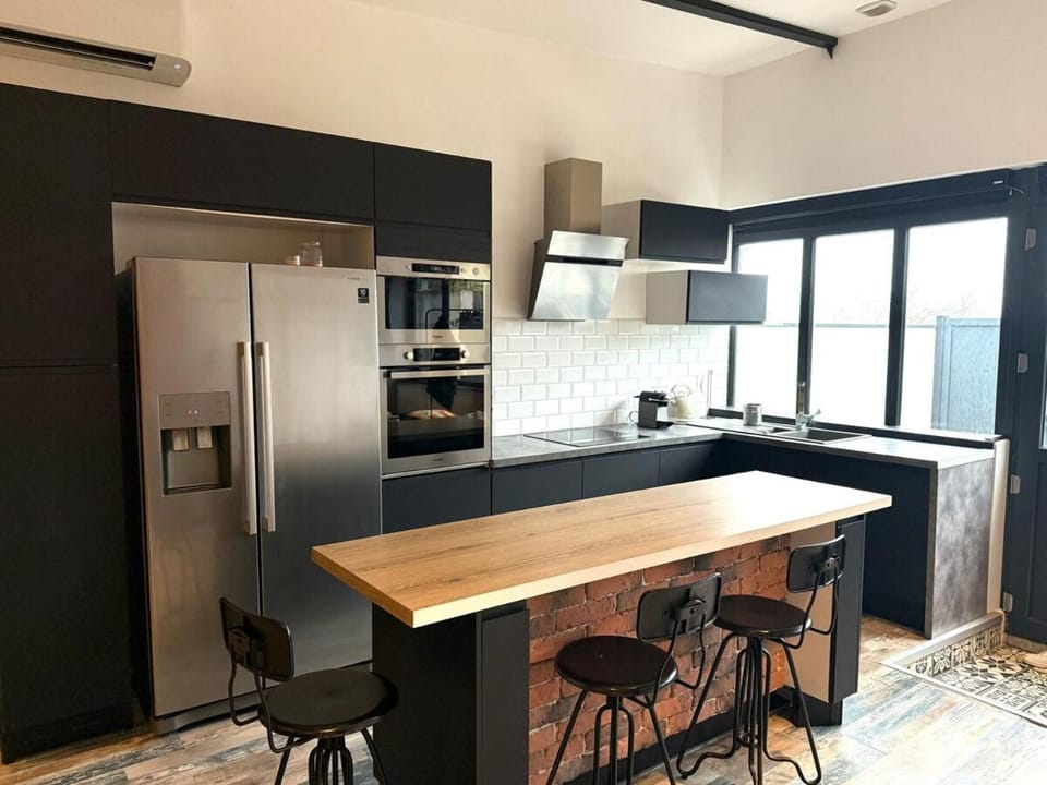 Le Loft d 'Éveux - 2 places de parking Apartment in Auvergne-Rhône-Alpes