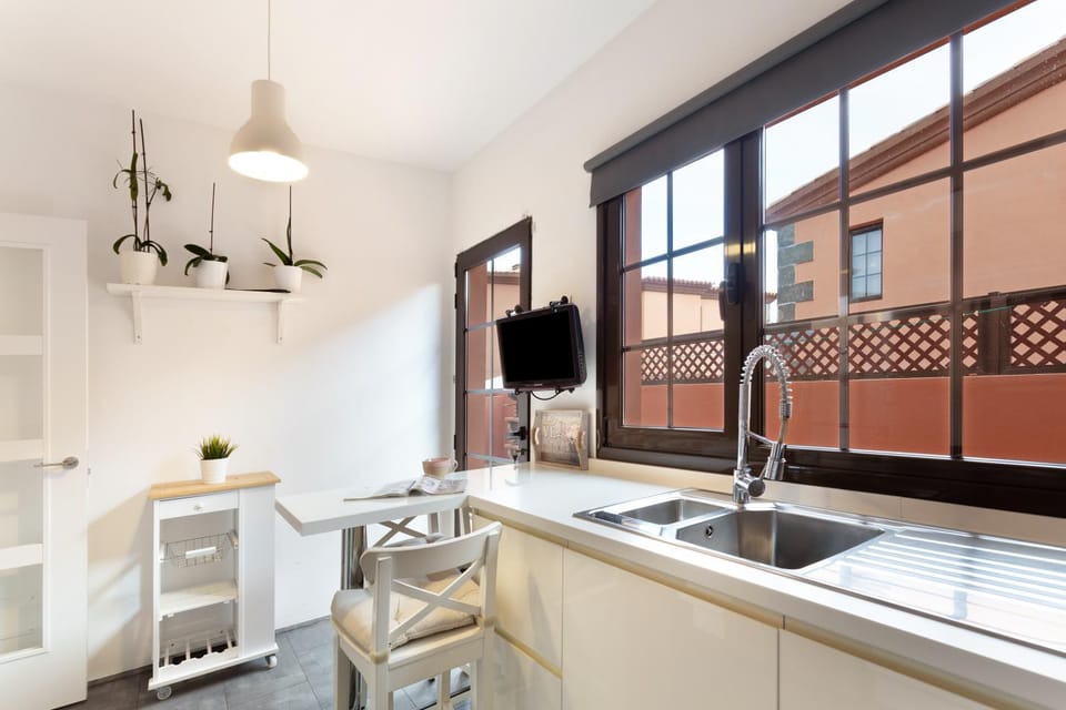 Kitchen or kitchenette, Living room