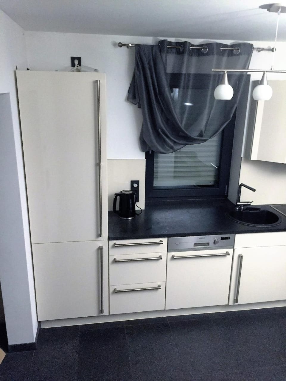 Kitchen or kitchenette, pet friendly