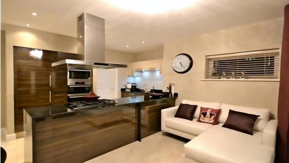 Luxury Huge Private room with ensuite Vacation rental in Romford