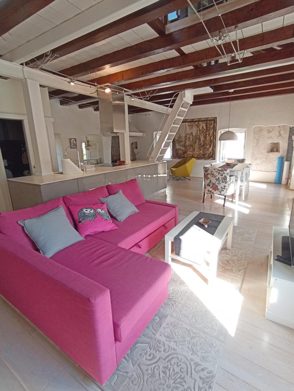 Kitchen or kitchenette, Living room, Photo of the whole room, Seating area