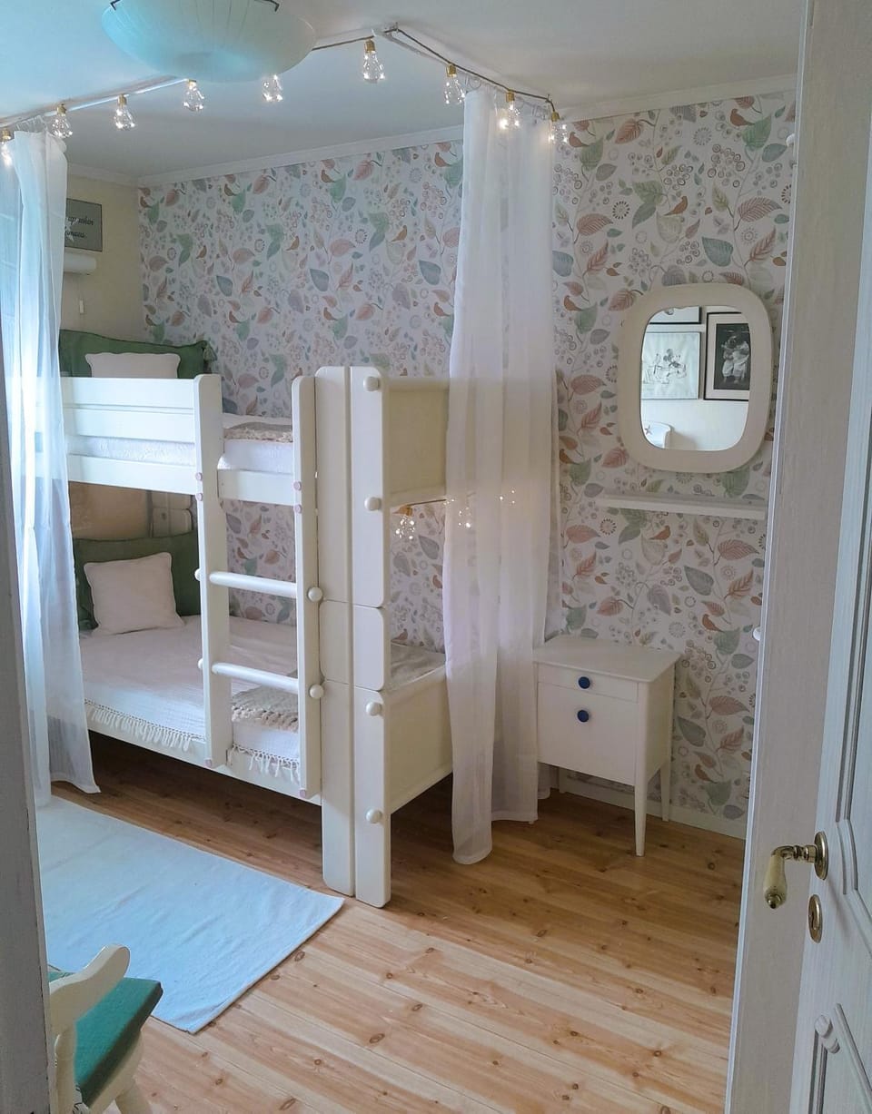 Photo of the whole room, Bedroom, bunk bed