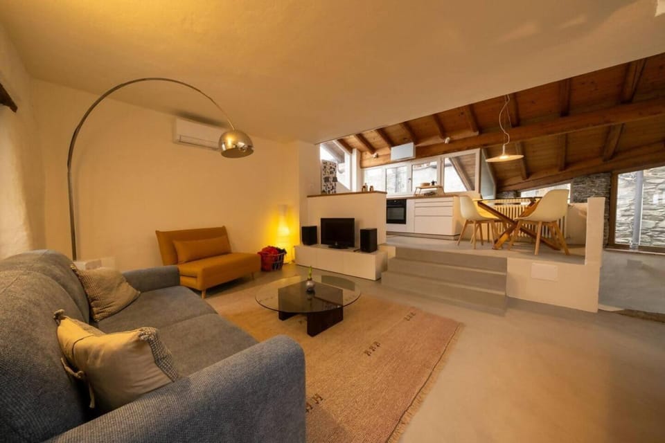 Casa Sorel : Attico Lago & Pool Apartment in Province of Lecco