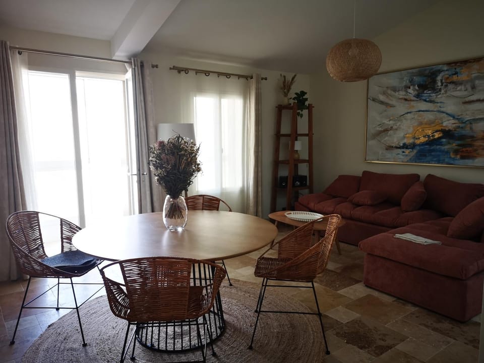 Living room, Dining area