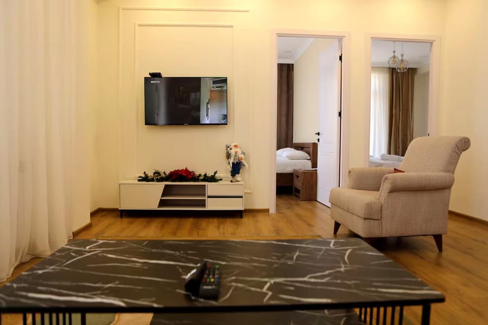 Communal lounge/ TV room, Living room, Seating area