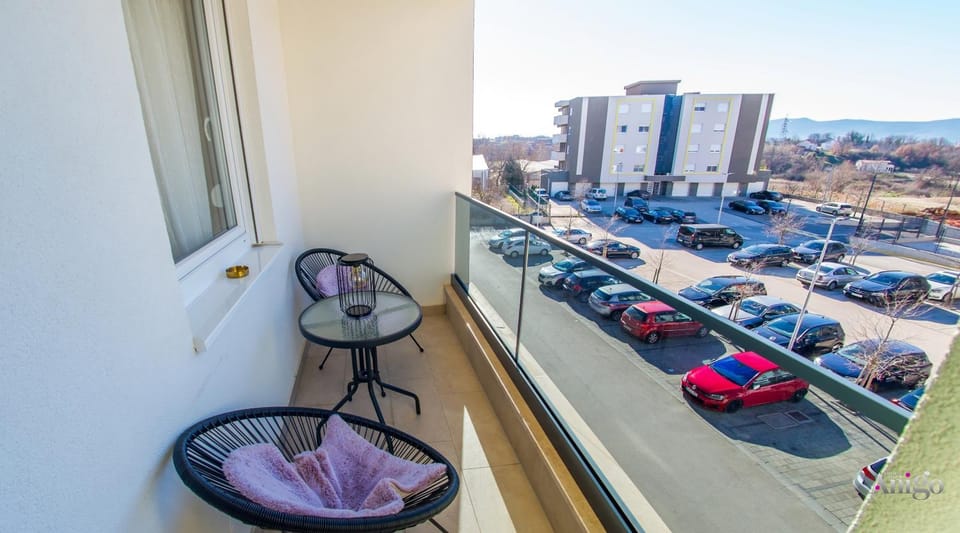 View (from property/room), Balcony/Terrace, City view