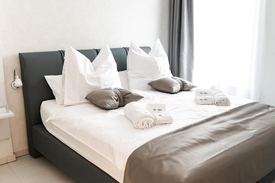 Bed, Photo of the whole room, Bedroom, towels