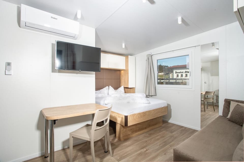 TV and multimedia, Dining area