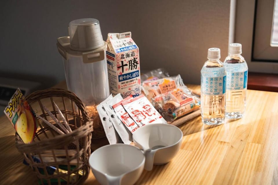 Coffee/tea facilities, Food and drinks