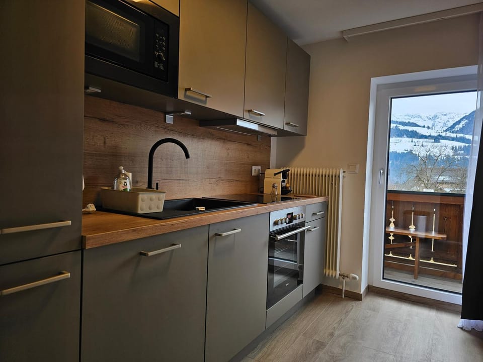 New, cozy retreat, 300 m to ski bus in Schladming Region Apartment in Salzburgerland