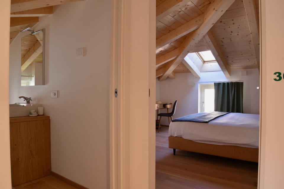 Bathroom, Photo of the whole room