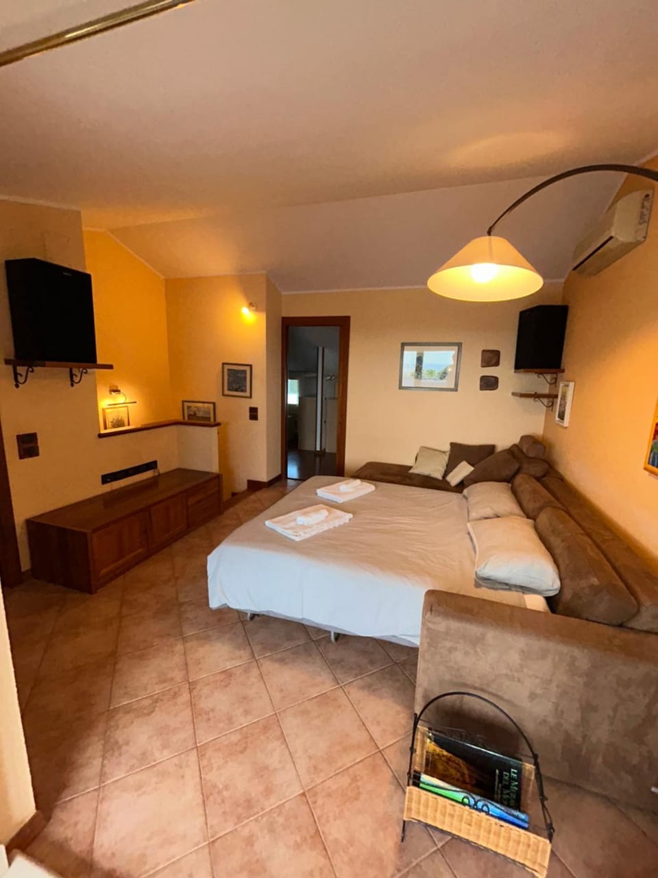 Living room, Bedroom