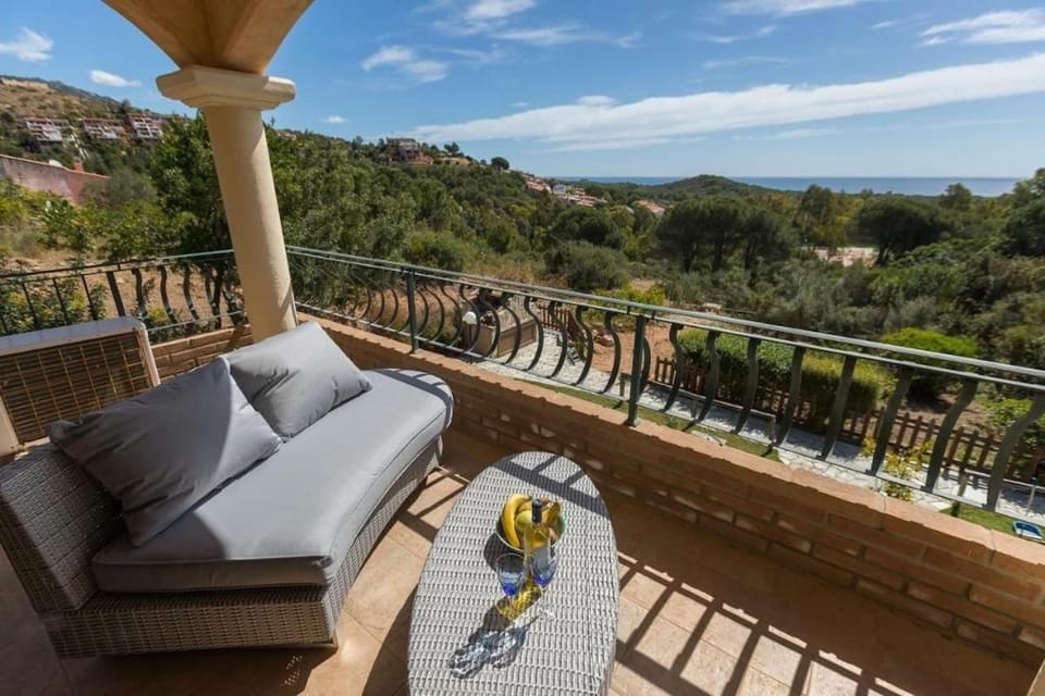 Natural landscape, Balcony/Terrace, Mountain view, Sea view