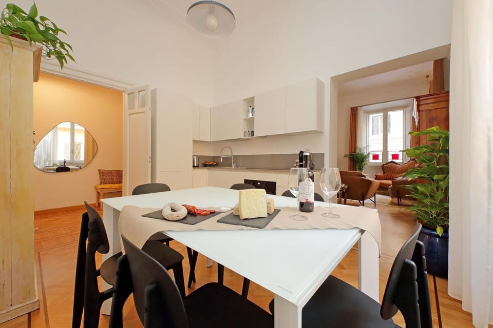 TreasureRome Adriana Charme 4BR Apartment in Rome