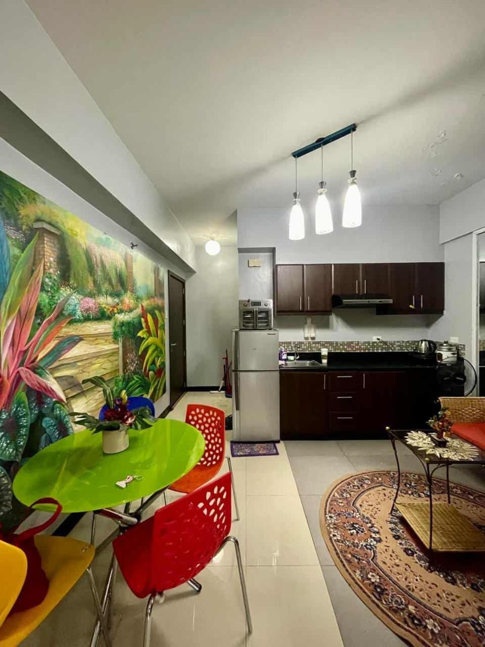 Tropical unit Apartment hotel in Makati