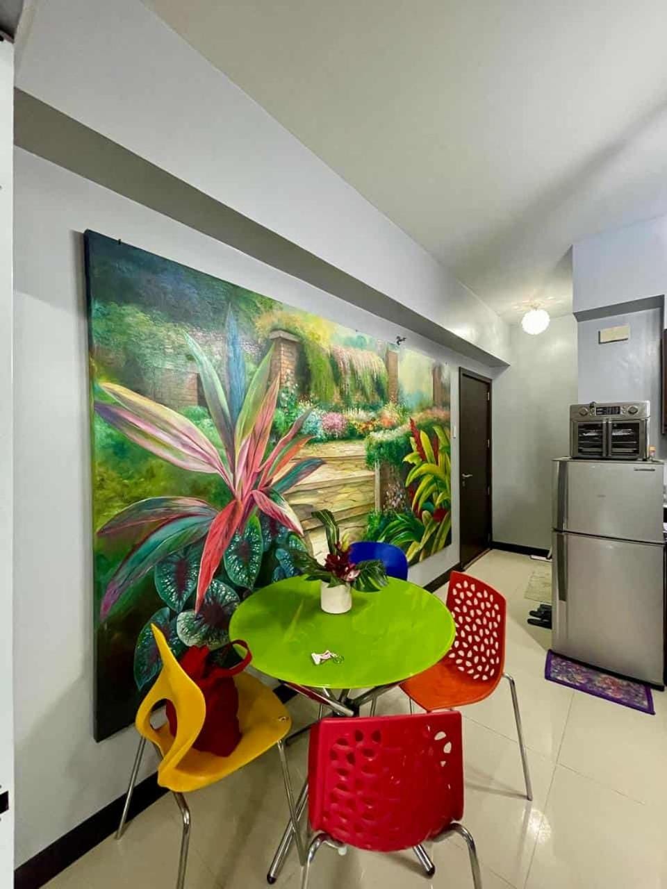 Tropical unit Apartment hotel in Makati