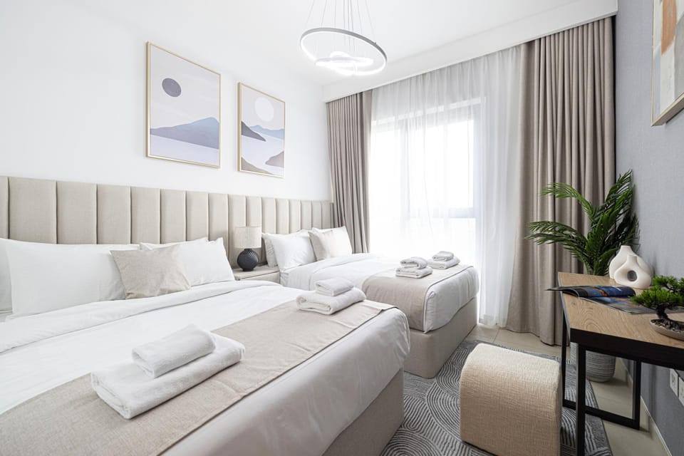 Fresh New 2 Bedroom! Amazing Burj Khalifa View! 5-star Pool & Gym Access! Apartment in Dubai