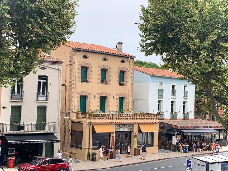 Property building, Facade/entrance, Neighbourhood