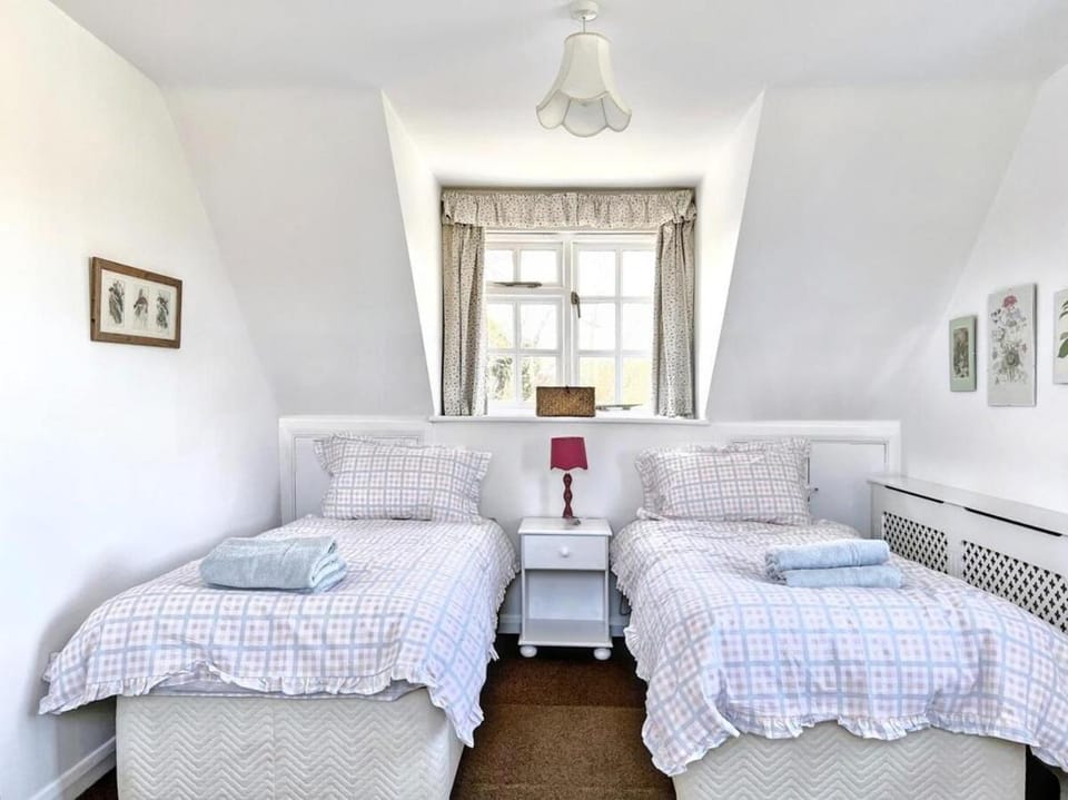 Hidden Haven Cottage with Free Parking House in Lewes District