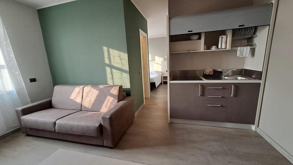 Kitchen or kitchenette, Living room