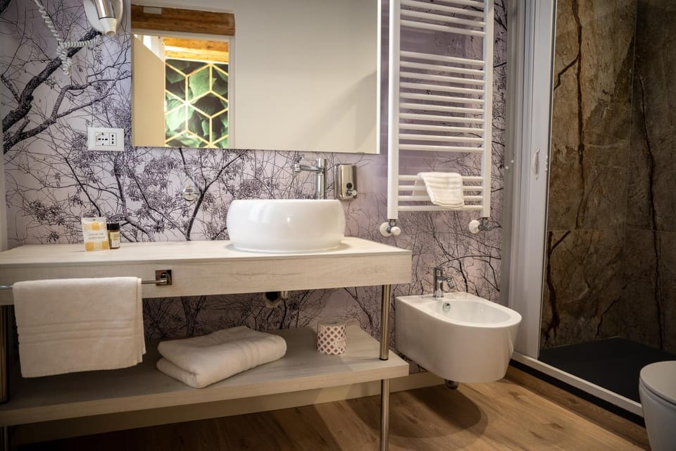 Bathroom, bidet
