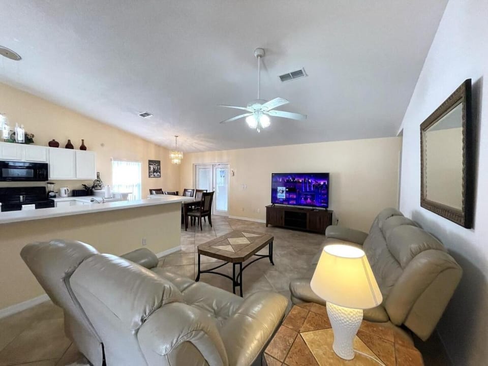 1629 Oak Hill Trail Villa in San Angelo