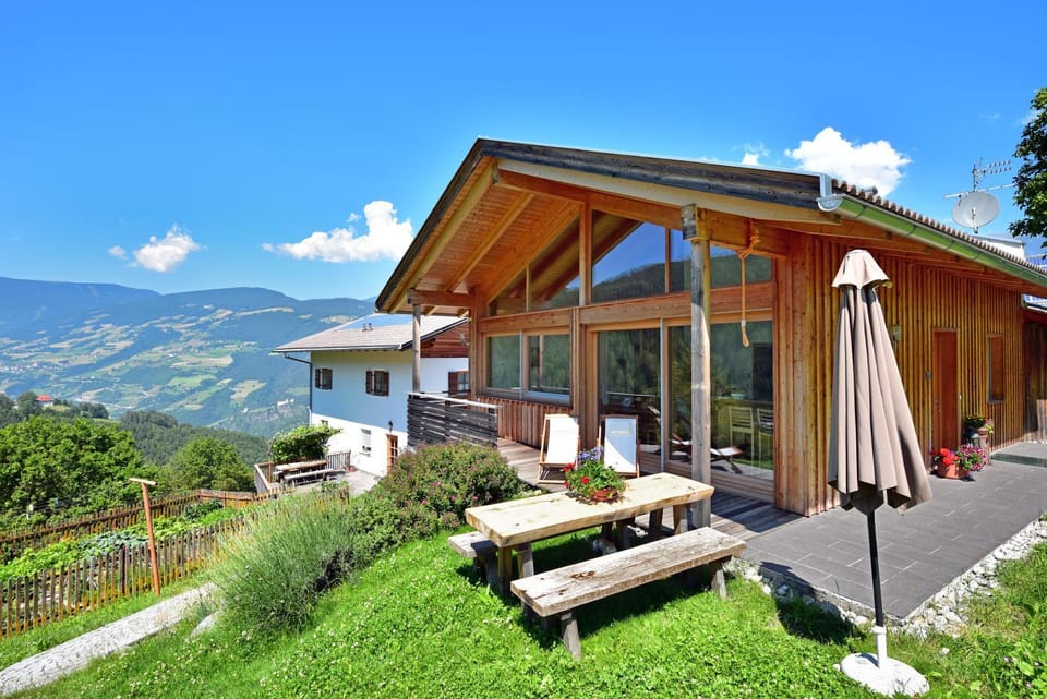 Property building, View (from property/room), Balcony/Terrace