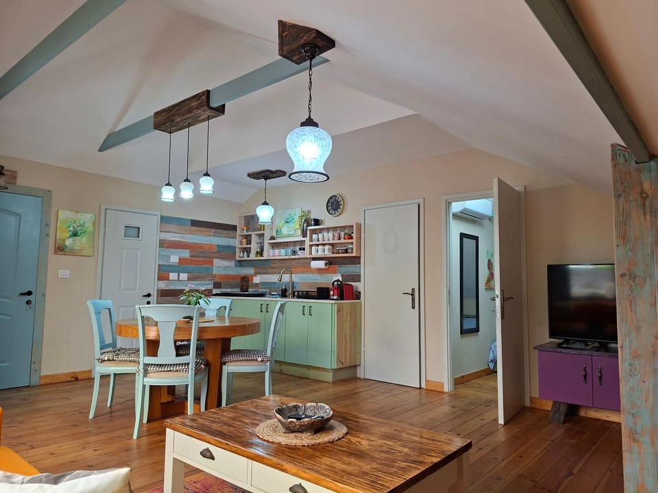 Peaceful & Colorful Attic House in North District