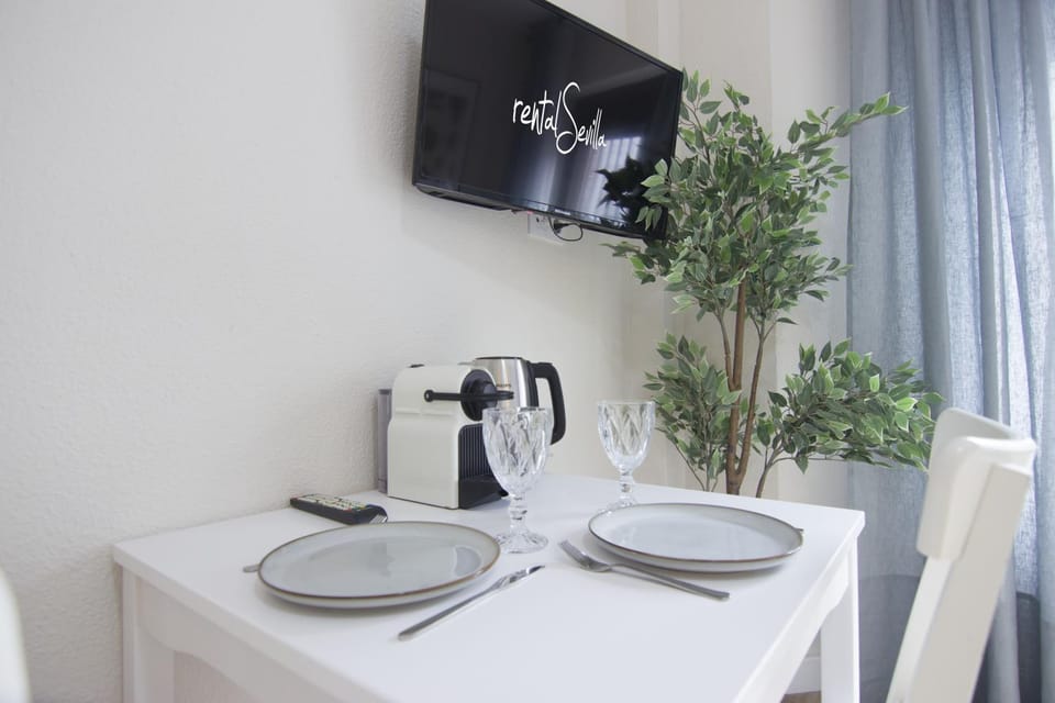 TV and multimedia, Coffee/tea facilities, Dining area
