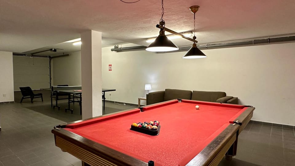 Billiard, Game Room, Table tennis