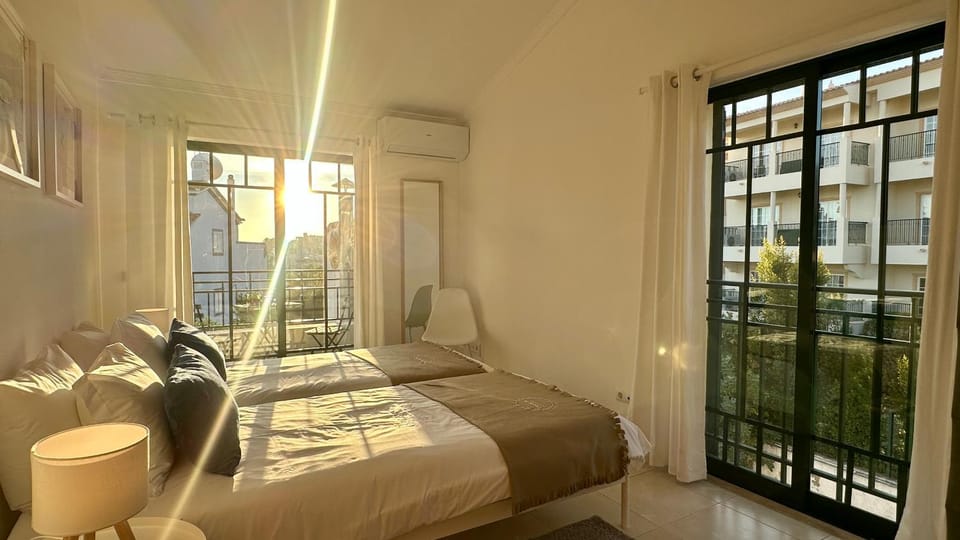 Bed, Bedroom, air conditioner