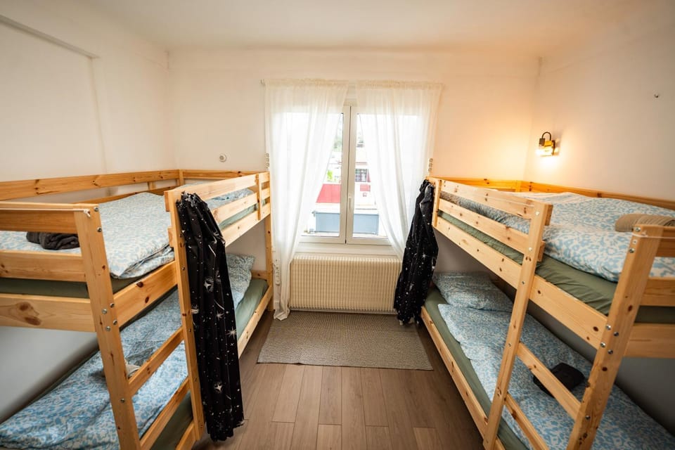 Photo of the whole room, Bedroom, bunk bed