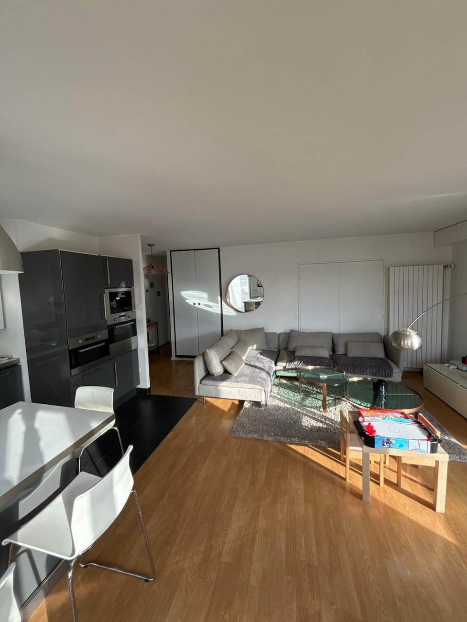 Kitchen or kitchenette, Living room