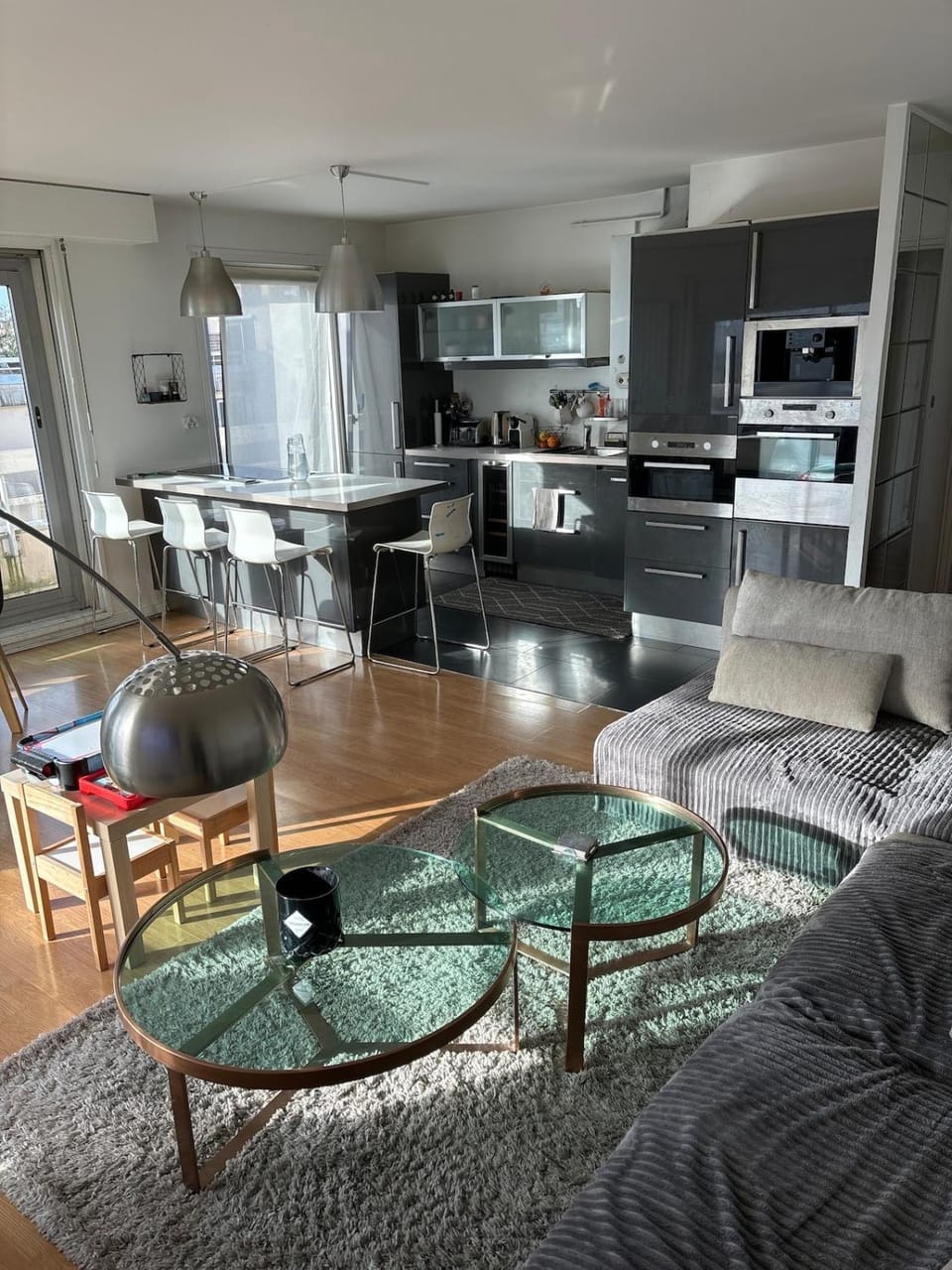 Kitchen or kitchenette, Living room, dishwasher, minibar, oven, stove