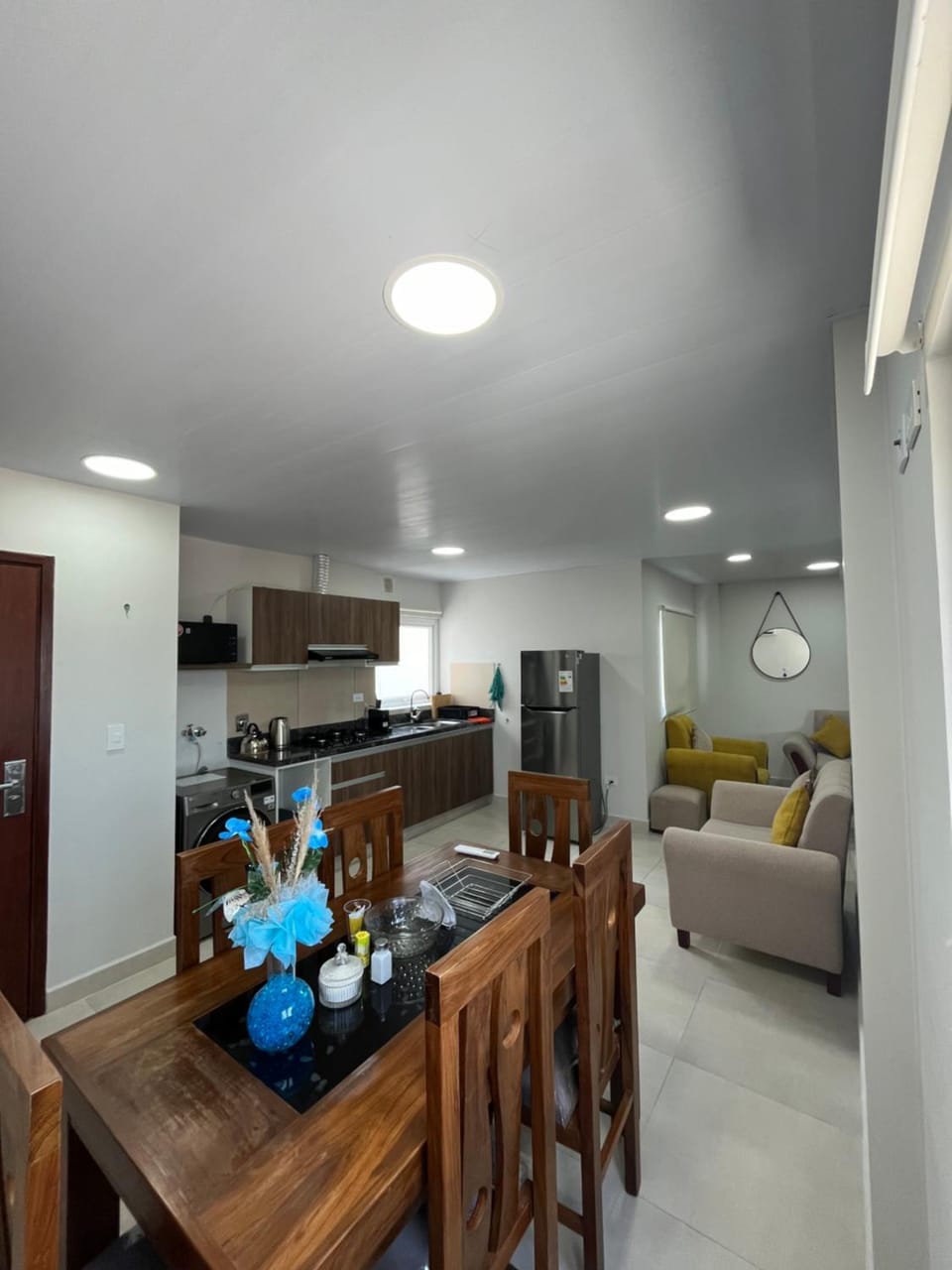Kitchen or kitchenette, Seating area, Dining area, oven, stove