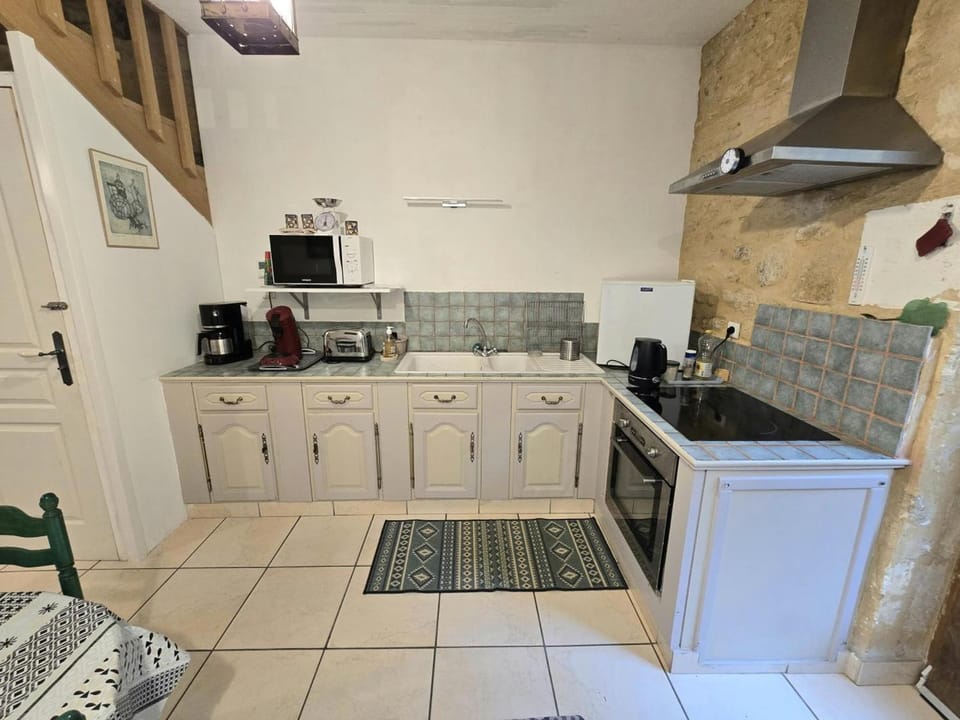 Charme au cœur de Beynac avec climatisation et parking privé - FR-1-616-462 House in Occitanie