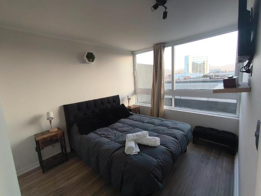 Bed, TV and multimedia, Bedroom