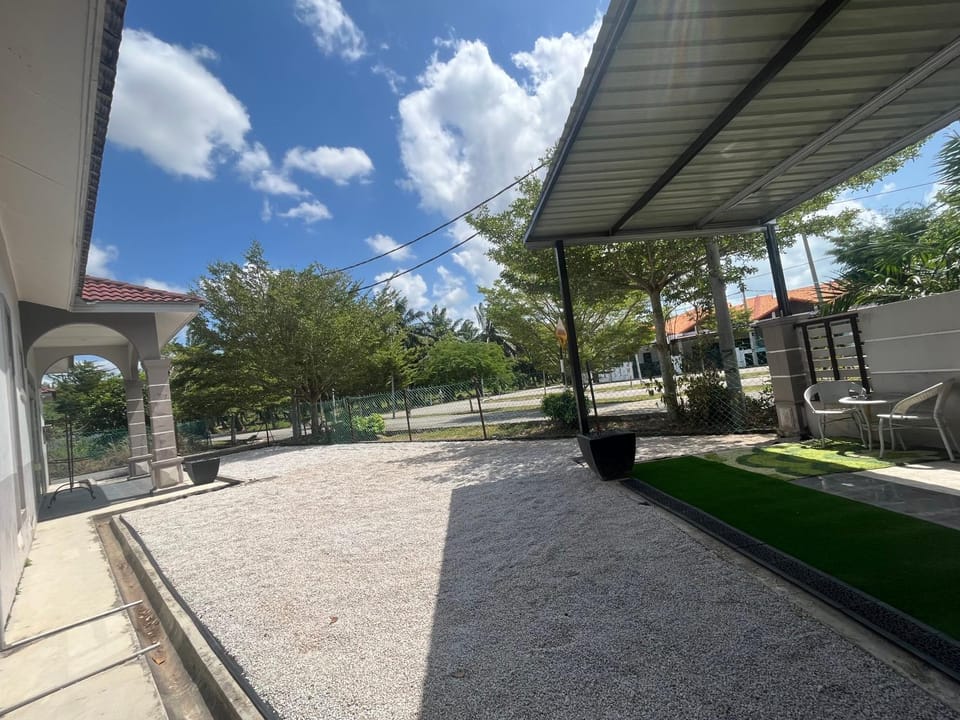 Property building, Day