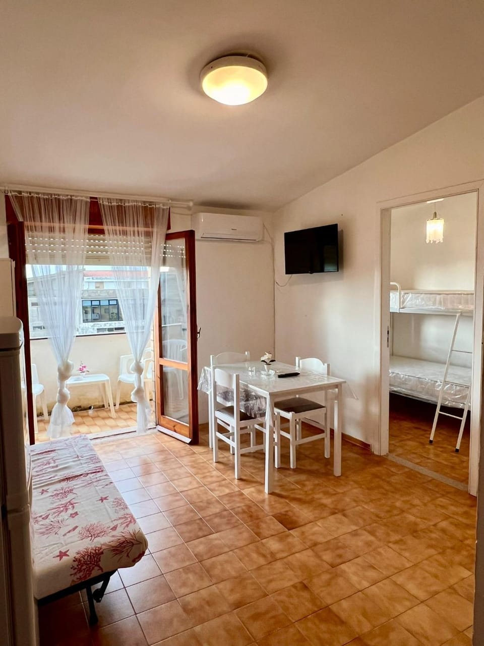 Photo of the whole room